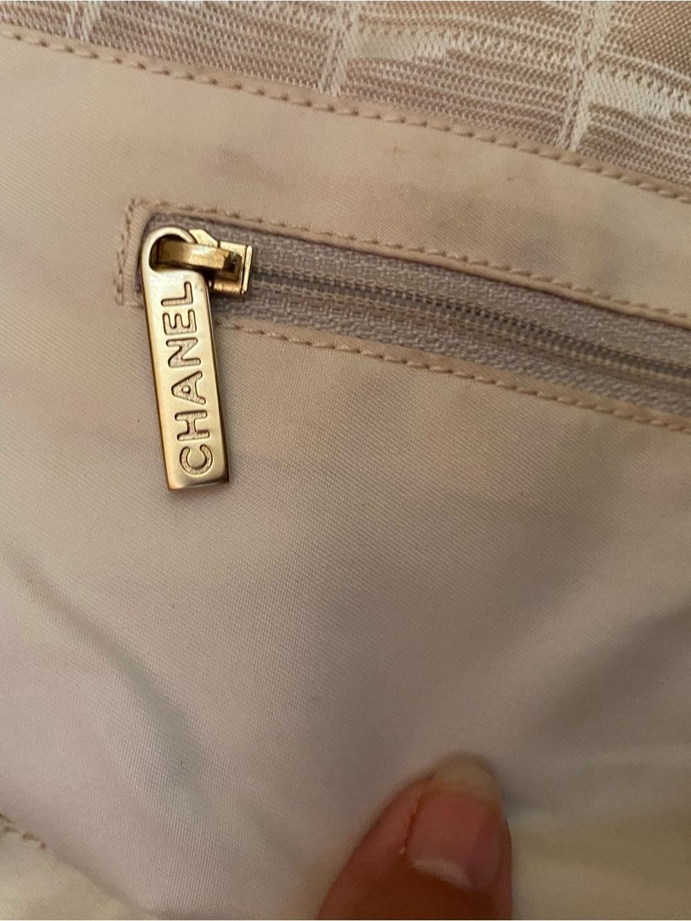 Chanel - VINTAGE- GUC - Travel Ligne Tote - Great Tote! - Picture 9 of 16
